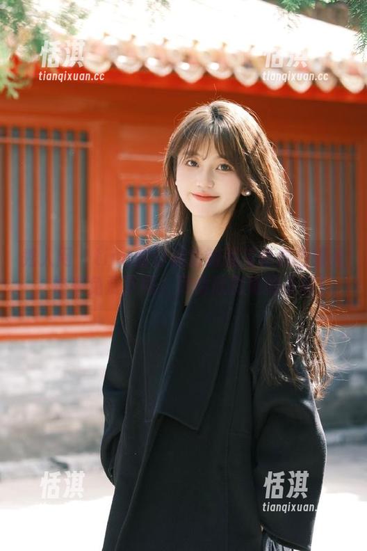 秀人网 - tina甜仔最新制服写真原图曝光，快来免费下载，尽情欣赏她的美丽！