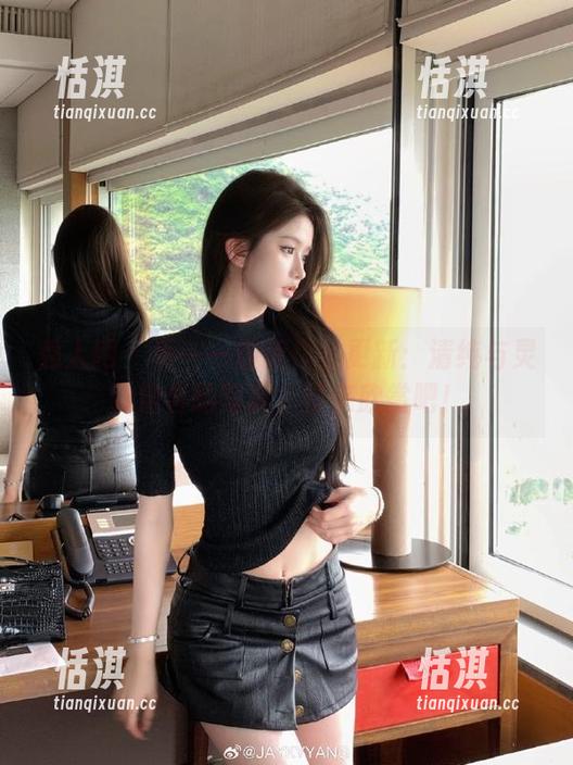 秀人网 - 乔一一最新作品更新：清纯与灵动结合的写真，快来欣赏吧！