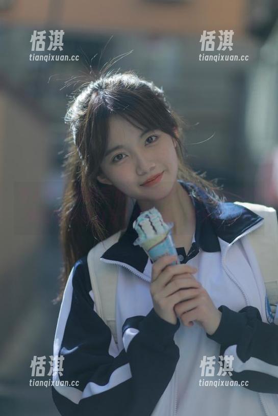 秀人网 - 精选写真：伊丽莎有点白套装传递的时尚魅力与个性之美，快来欣赏吧