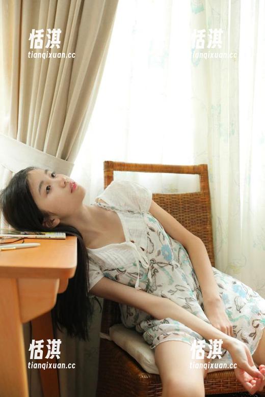 秀人网 - 向美丽致敬！千夜未来的女孩写真福利，让每位观者心动不已！