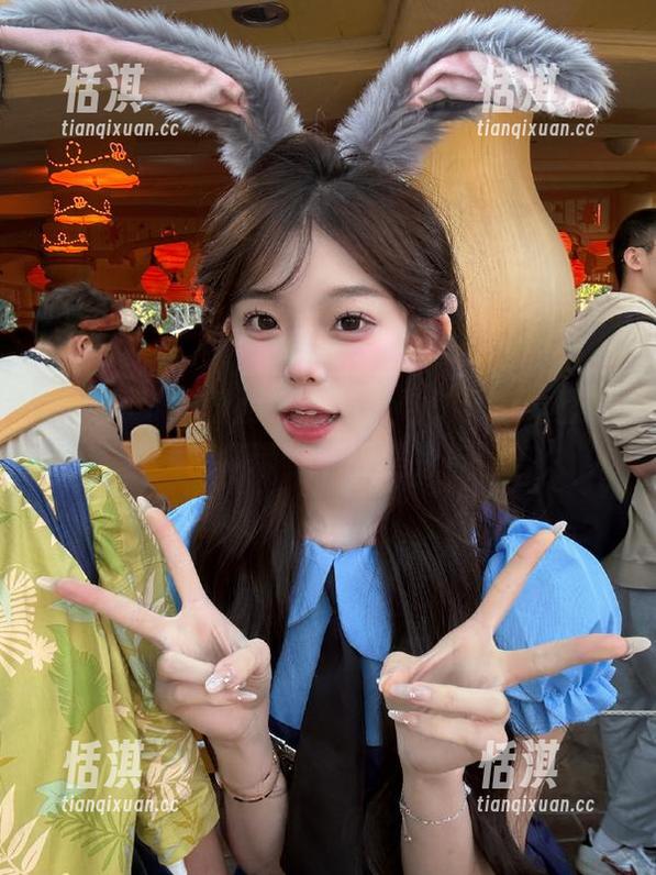 秀人网-周于希Sally 秀人网 - 夏日清凉:周于希Sally比基尼写真图集带你感受美丽与自信