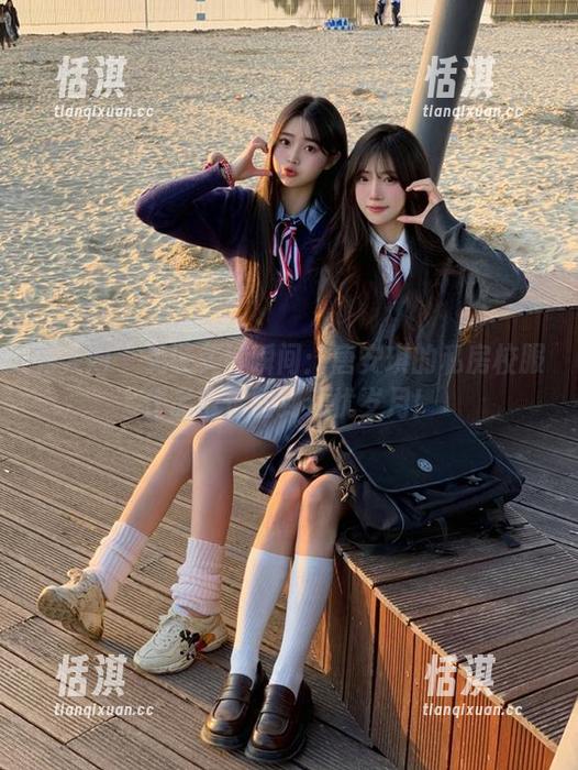 秀人网 - 见证美好瞬间：唐安琪的私房校服作品带你回到无忧岁月！