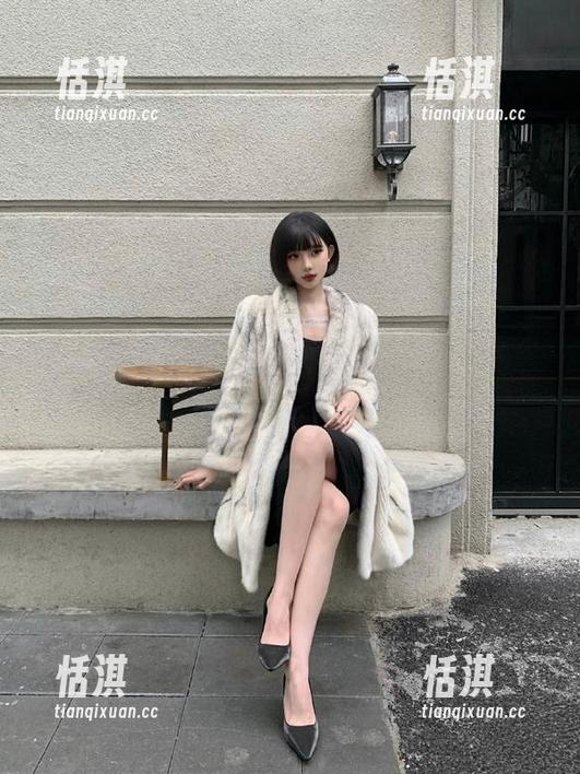 秀人网 - 揭开唐翩翩姐姐的神秘面纱，带你欣赏她的创意套图作品，体验别样的视觉刺激