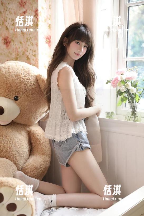秀人网 - 发现小乔babyb的办公室写真集：一场职场与美丽的资源盛宴，快来围观！