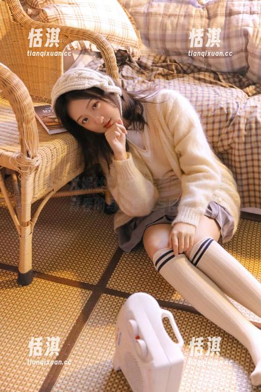 秀人网 - 尤妮丝Egg水手服时光机：重温青春的写真合集与图集