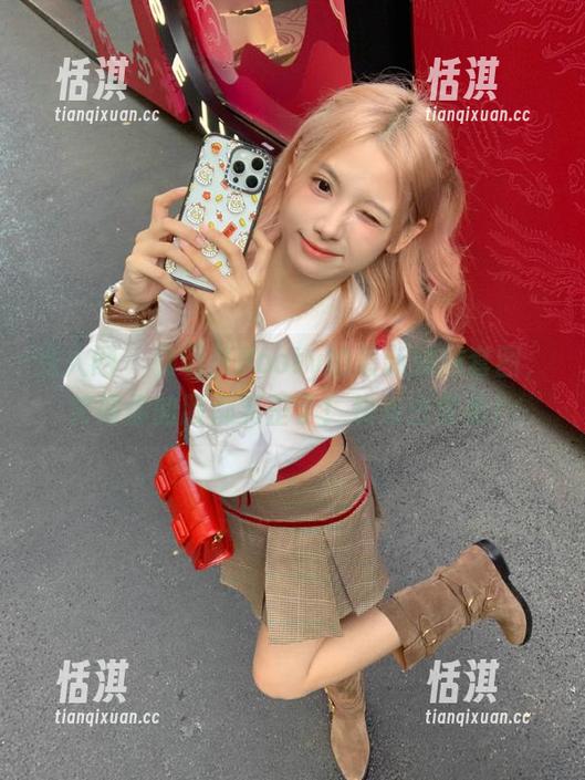 秀人网 - 徐莉芝Booty的最新妹妹套图，笑得你的脸都笑歪了！快点击查看！