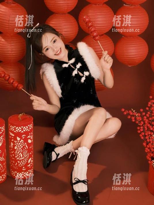 秀人网 - 慧敏Vivi的教室写真之旅：每一张照片背后都有故事