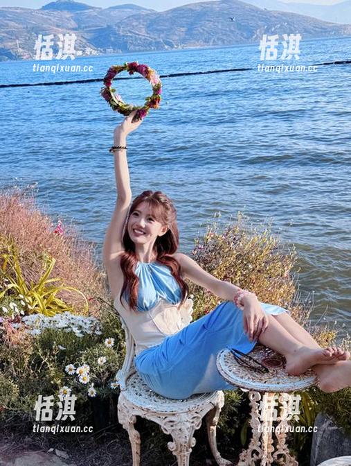 秀人网-戴允祺 秀人网 - 探索戴允祺的吊带美图,精致套图让每个细节都充满故事感