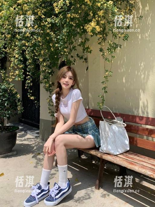 秀人网 - 杏子Yada棉袜图册：穿越甜蜜的世界，尽享视觉盛宴合集！