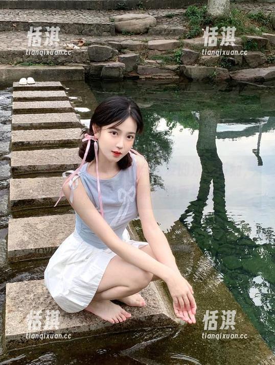 秀人网 - 见证林杉杉与女友的浪漫时刻，高清原图展现真实的爱与美