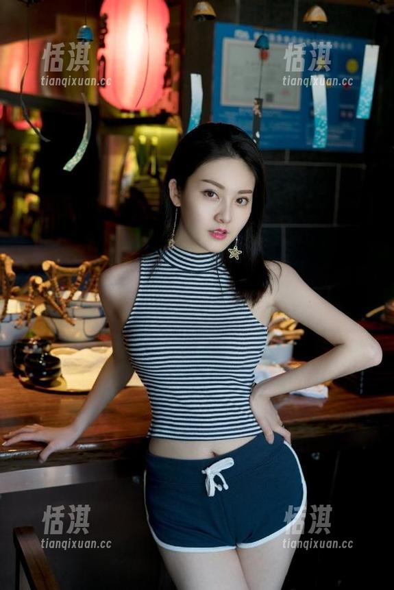 秀人网 - 精致吊带的性感，王俪丁呀超美写真套图合集大分享