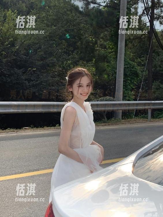 秀人网-谢芷馨Sindy 秀人网 - 最新原创!谢芷馨Sindy职业装写真原图,让职场的你唤醒内心的时尚精灵!