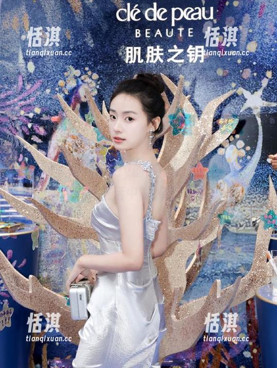 秀人网-雨儿baby 秀人网 - 雨儿baby的纯白心情:图集分享展现生活中的纯真瞬间