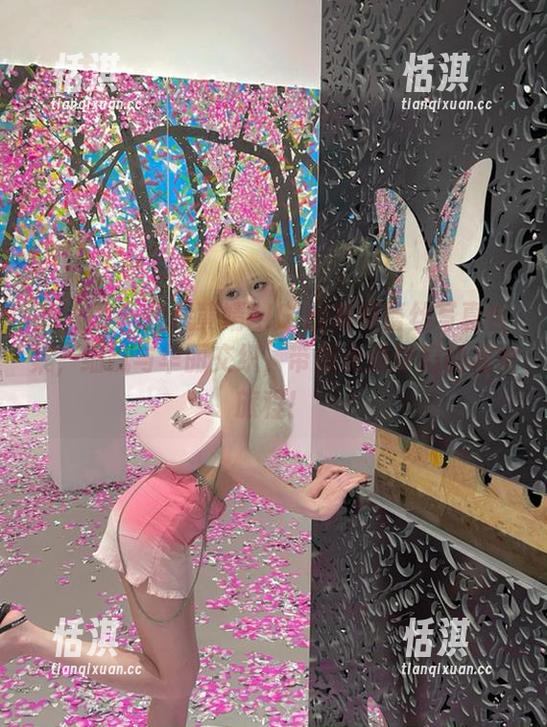 秀人网-黄婧GIGI 秀人网 - 收藏黄婧GIGI的免费蕾丝写真合集,细腻与华丽交织,带你走进梦幻的视觉旅程!