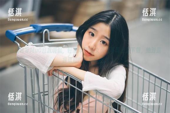 穆零Mu0 看我穆零Mu0自我调侃,轻巡洋舰-圣女贞德写真合集下载,绝对是我逗趣的努力成果。