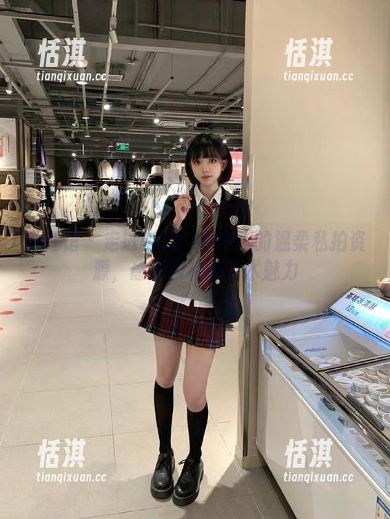 网红馆 - 走进Cris_卓娅祺的温柔私拍资源，感受独特的艺术魅力