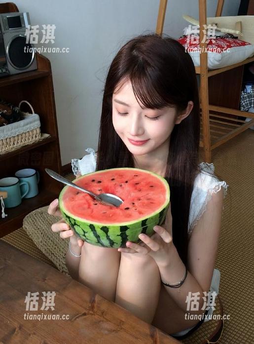 羊小雪juvia 微密圈 - 最新羊小雪juvia灰丝写真合集,捕捉每一个令人心动的瞬间