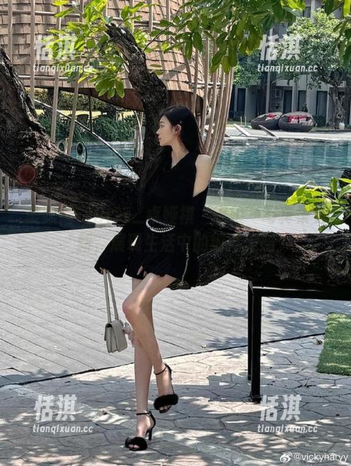 美媛馆-Cris_卓娅祺 美媛馆 - Cris_卓娅祺“厨娘”写真集更新,展现生活中的细腻美感