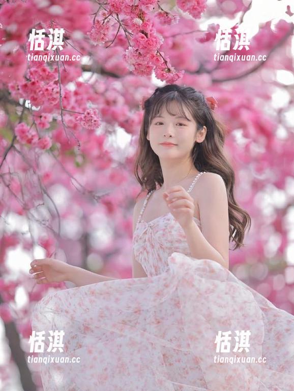 美媛馆 - 谁说圣诞只有礼物？绮里嘉的美图作品让这个节日变得更加神奇搞笑，快来围观！