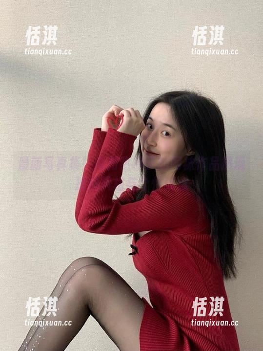 最新写真集！肉扣热热子的网袜作品展现独特风格与个性理念