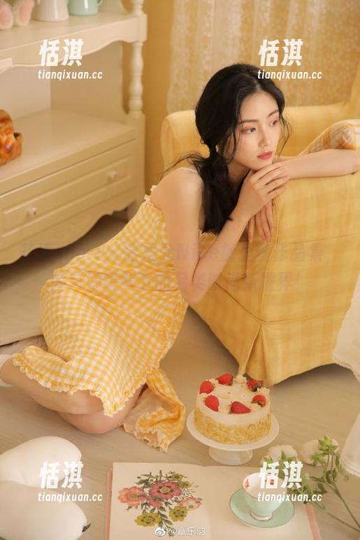 花漾show-张思允Nice 花漾show - 张思允Nice裤里丝作品集,解锁她镜头下的另类时尚新境界!