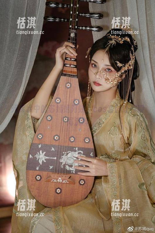 死库水中的苏嫣嫣阿姨，cos套图让你瞬间沉醉