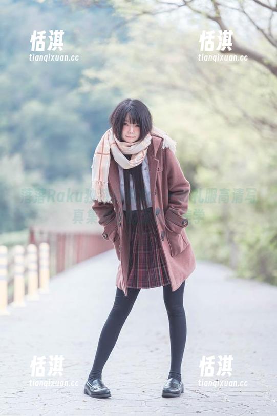 落落Raku 落落Raku独特的视角:一部礼服高清写真集揭示的深层次美学