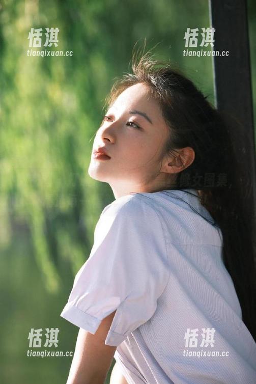 葛征 微密圈 - 打破常规的葛征黑丝修女图集,精选每一幅都充满惊喜与创意!