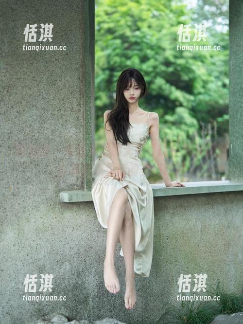 葛征 微密圈 - 葛征美脚的无限可能,精致原图合集展现生活的美好瞬间