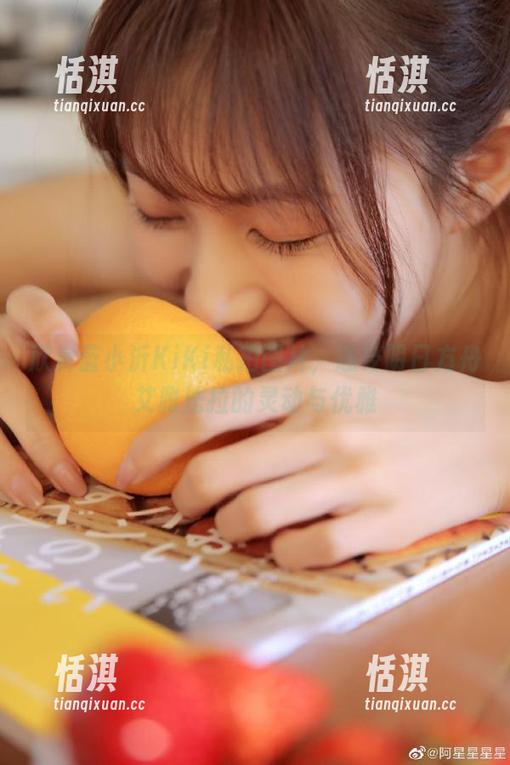 蓝小沂KiKi 欣赏蓝小沂KiKi私拍图片,感受明日方舟艾雅法拉的灵动与优雅