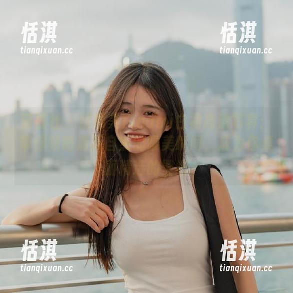 蜜桃社 - 缇娜美Tinami白裙高清写真：带你领略清新自然的唯美瞬间，成为你桌面精选的壁纸