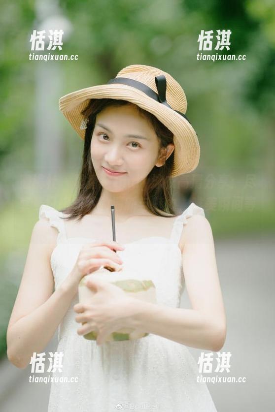 蜜桃社-静香Mandy 蜜桃社 - 静香Mandy泳衣高清分享:尽享夏日阳光下的清新与魅力,唯美瞬间等你来探