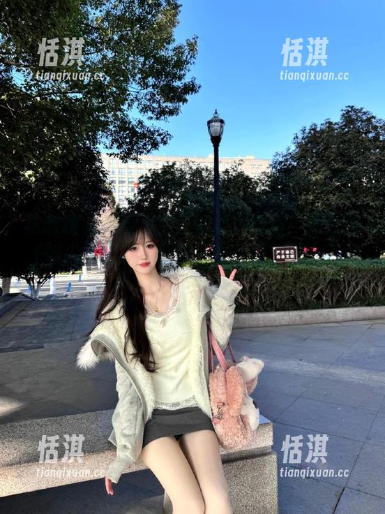 袜啵啵-小甜豆 袜啵啵 - 感受小甜豆的柔美气质:薄白丝(脚尖加固款)原图,图片细节引人入胜!