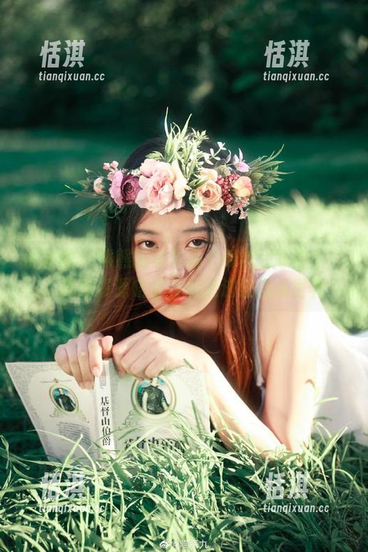 袜啵啵 - 熊熊的写真集“棉袜（踩脏）”：精致资源陪你一起走进时尚新世界