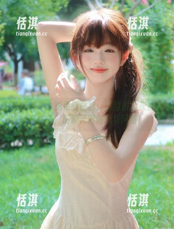 袜啵啵-甜甜圈 袜啵啵 - 全新更新图包:甜甜圈的灰丝艺术作品,展现无限创意与风格!
