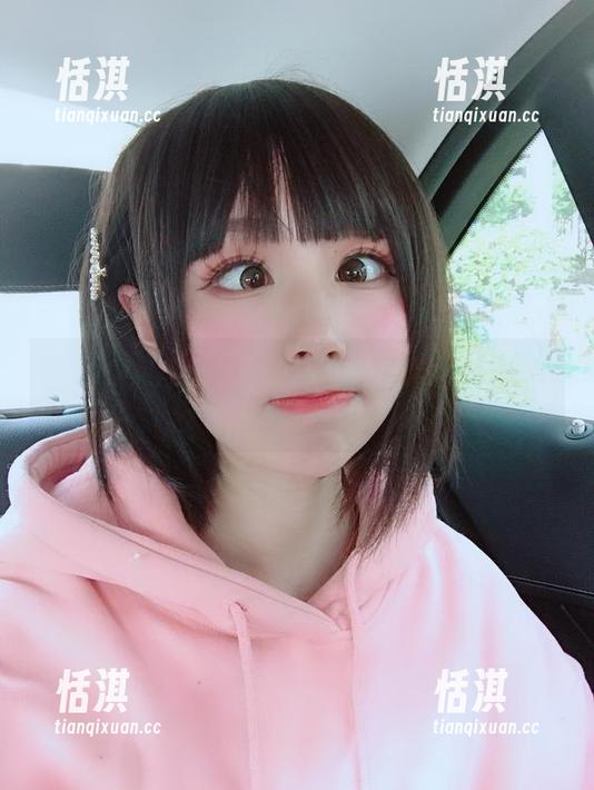 在西园寺南歌的蕾丝cos图集中，感受时尚与个性的无缝融合