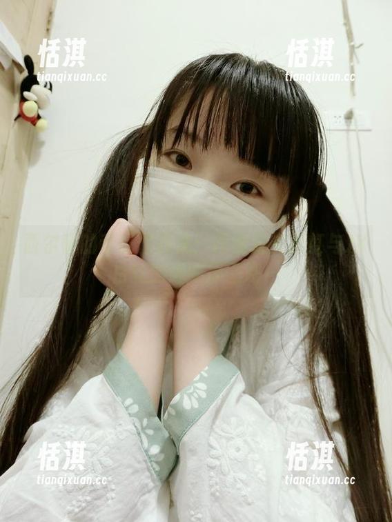 西尔酱 西尔酱的专属作品集:探索足尖彩虹与JK白丝的细腻原图吧!