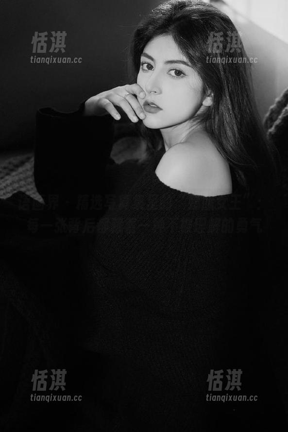语画界-奶瓶 语画界 - 精选写真集里的“奶瓶女王”:每一张背后都藏着一种不被理解的勇气
