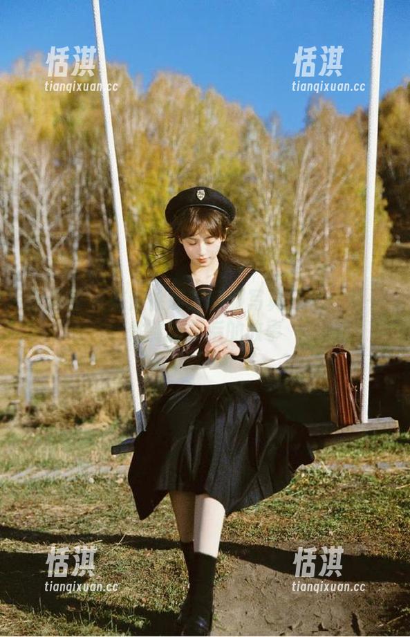 语画界 - 探索徐莉芝制服写真分享：每一件制服背后的故事