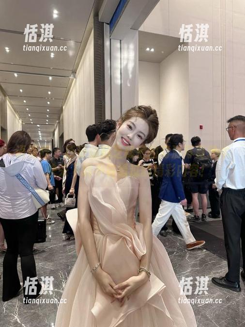 语画界 - 感受徐莉芝秘密的高清写真艺术，快来下载不容错过的精彩内容！