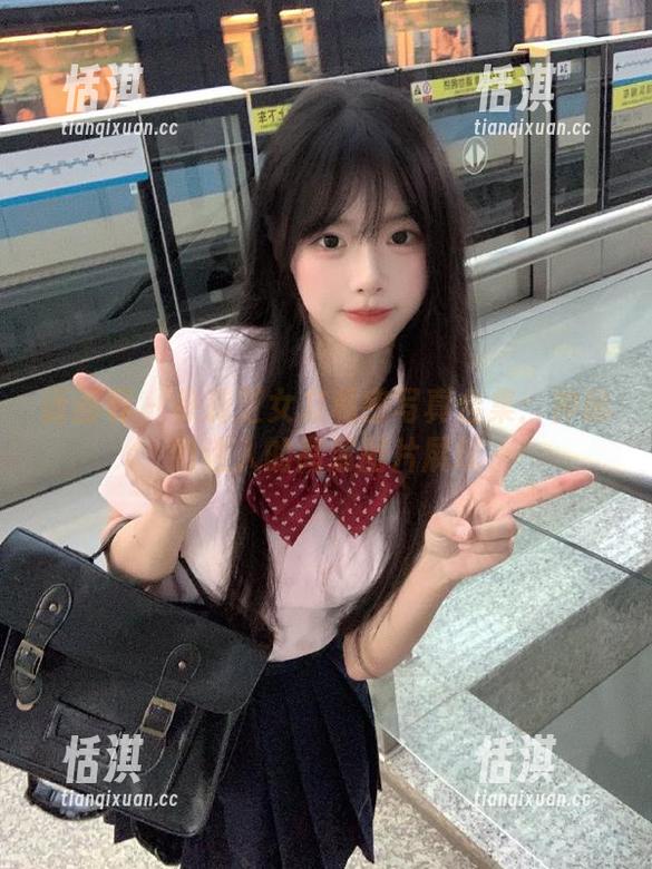 语画界-徐莉芝 语画界 - 徐莉芝女友私密写真合集:神秘而迷人的高清图片展现