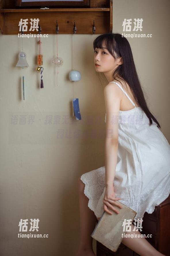 语画界 - 探索无圣光魅力，杨紫嫣裸足套图让你心动不已