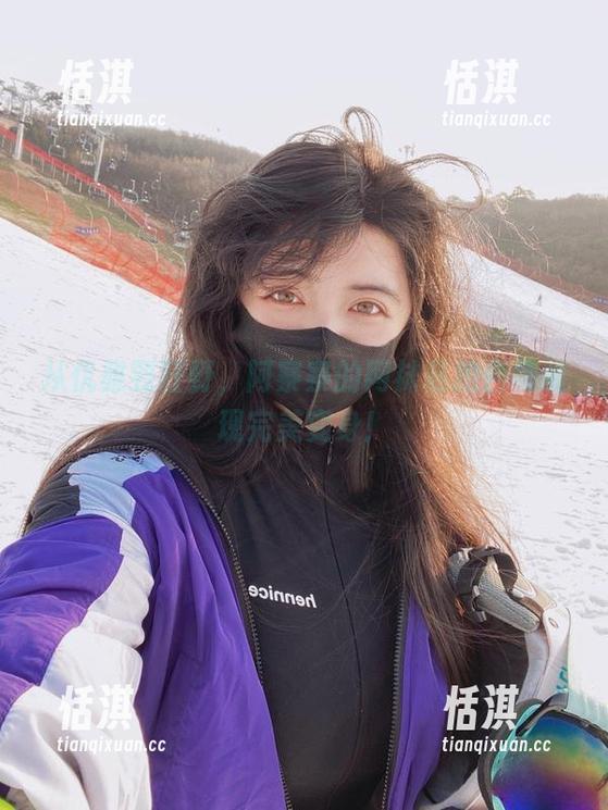 从优雅到狂野，阿寨寨的网袜私拍合集展现完美变身！