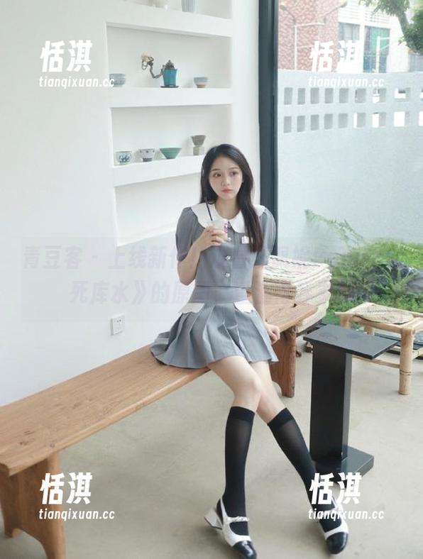 青豆客-汪佩妮Penny 青豆客 - 上线新作!观看汪佩妮Penny《死库水》的原图,重温青春岁月