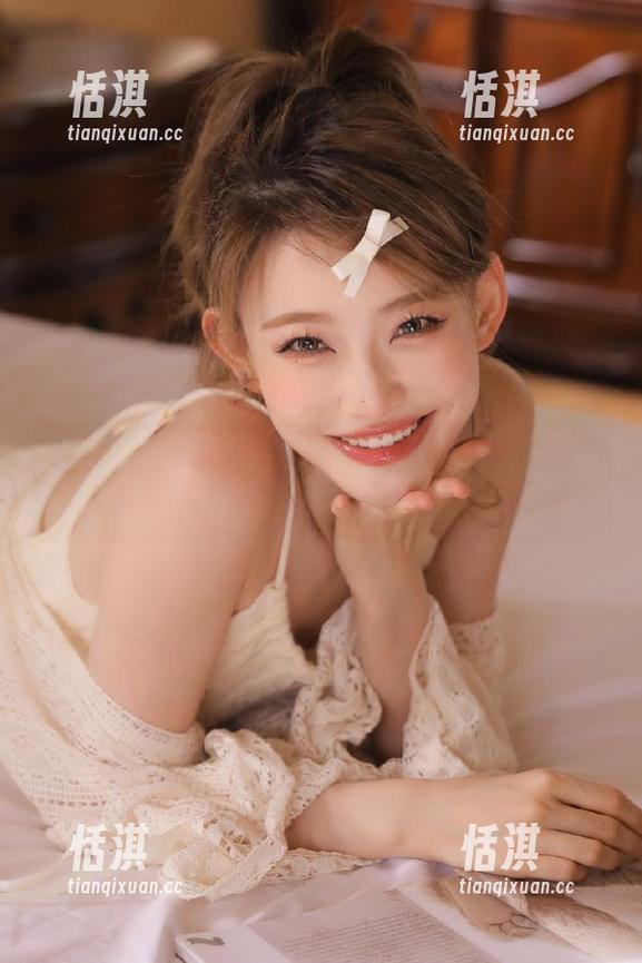 青豆客-绮里嘉 青豆客 - 绮里嘉全新职业装摄影:成为职场女神的套图合集