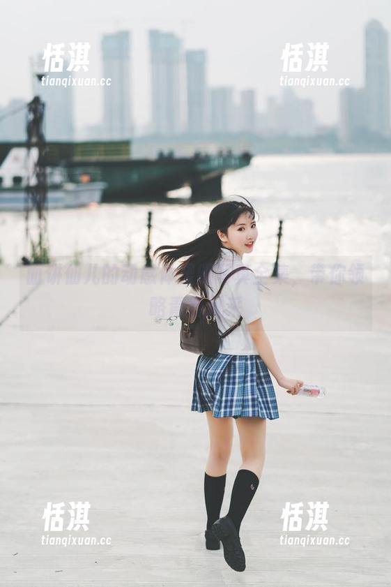 面饼仙儿的动感体操服写真全集，带你领略青春风采