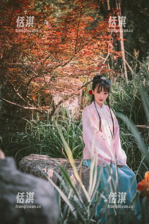 学妹的写真图片让“面饼仙儿”变身搞笑女神，快来一探究竟，笑声连连！