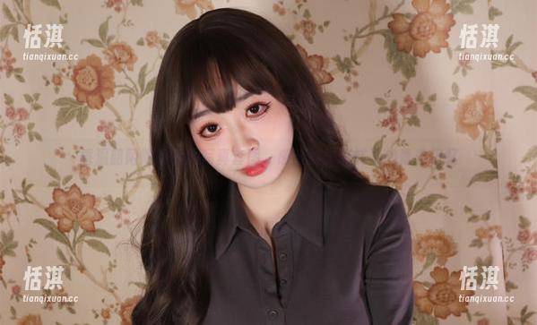 韶陌陌 重温韶陌陌的制服写真套图,感受时光流转下的青春记忆