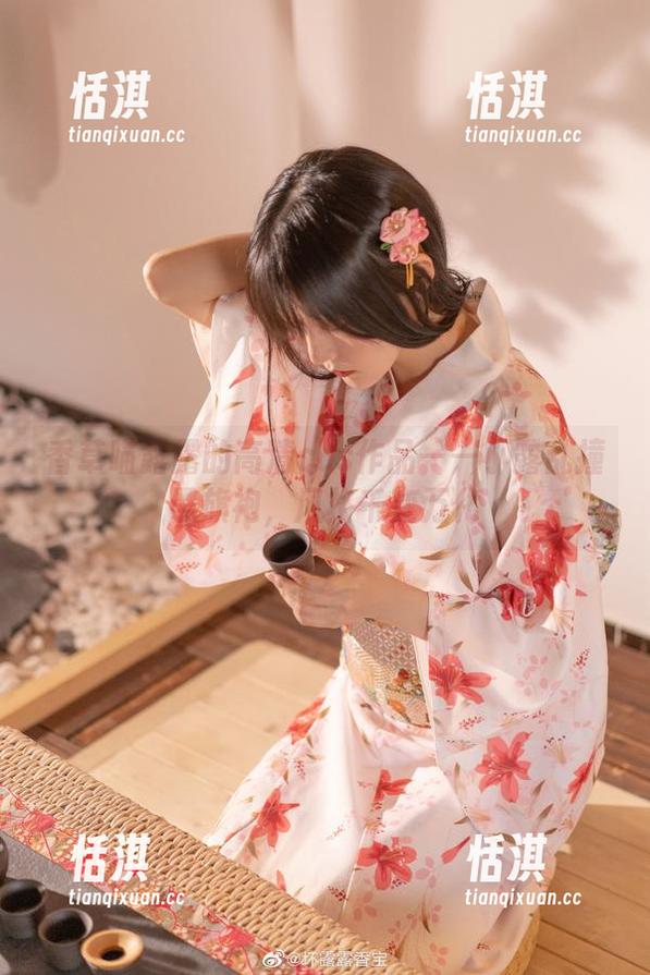香草喵露露 香草喵露露的高清cos作品——小露乱撞黑旗袍,风格千变万化