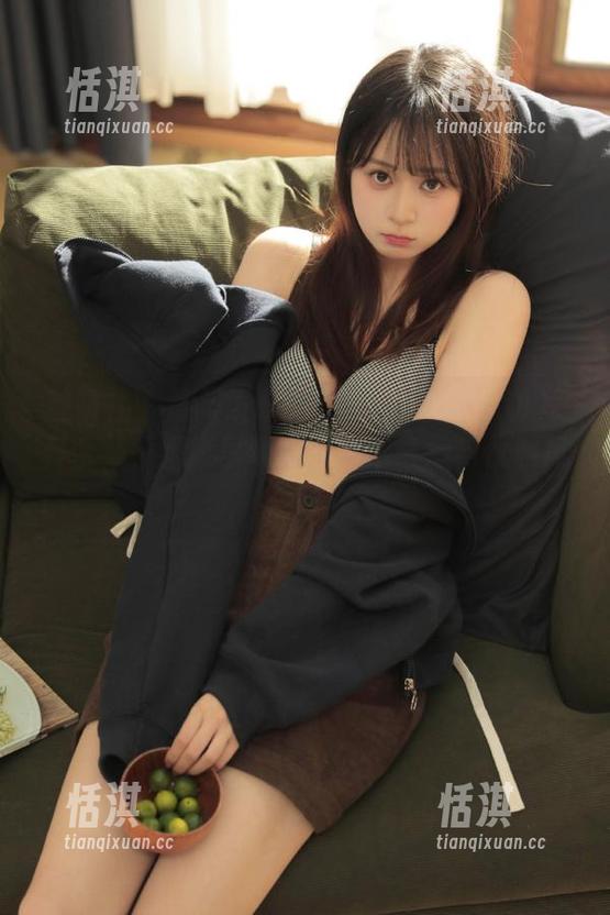 魅妍社 - 最新发布的《SISY思修女》写真合集，细腻呈现她的艺术气息与优雅风范